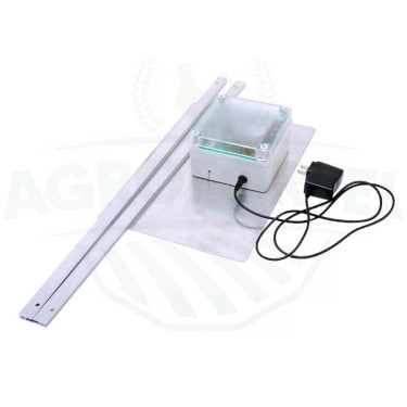 Automatska vrata za kokošinjac - DVOSTRUKI set - baterija + adapter, rabljena roba 